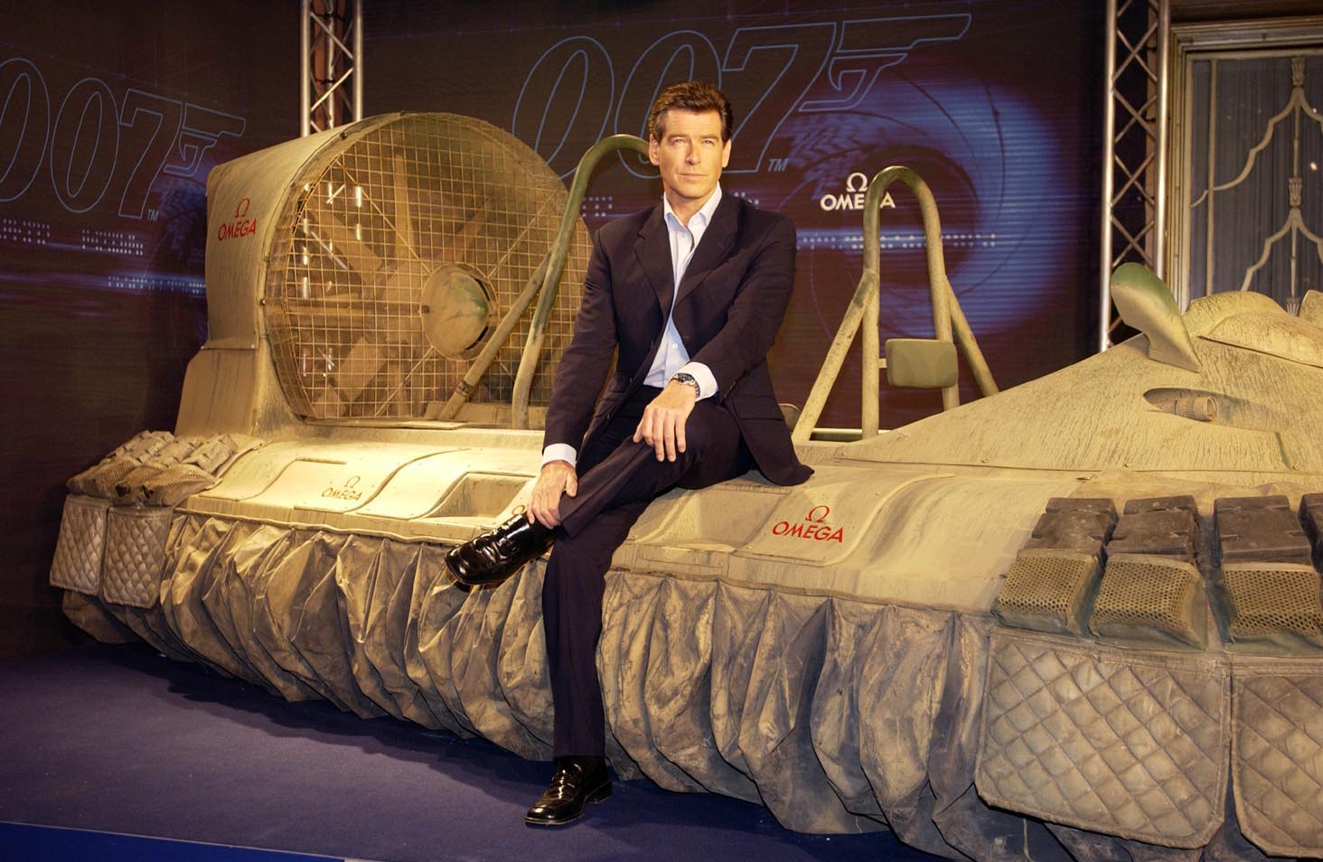 Soon arrive the original Hovercraft from ”Die Another Day” 2002 with Pierre Brosnan as James Bond Agent 007.